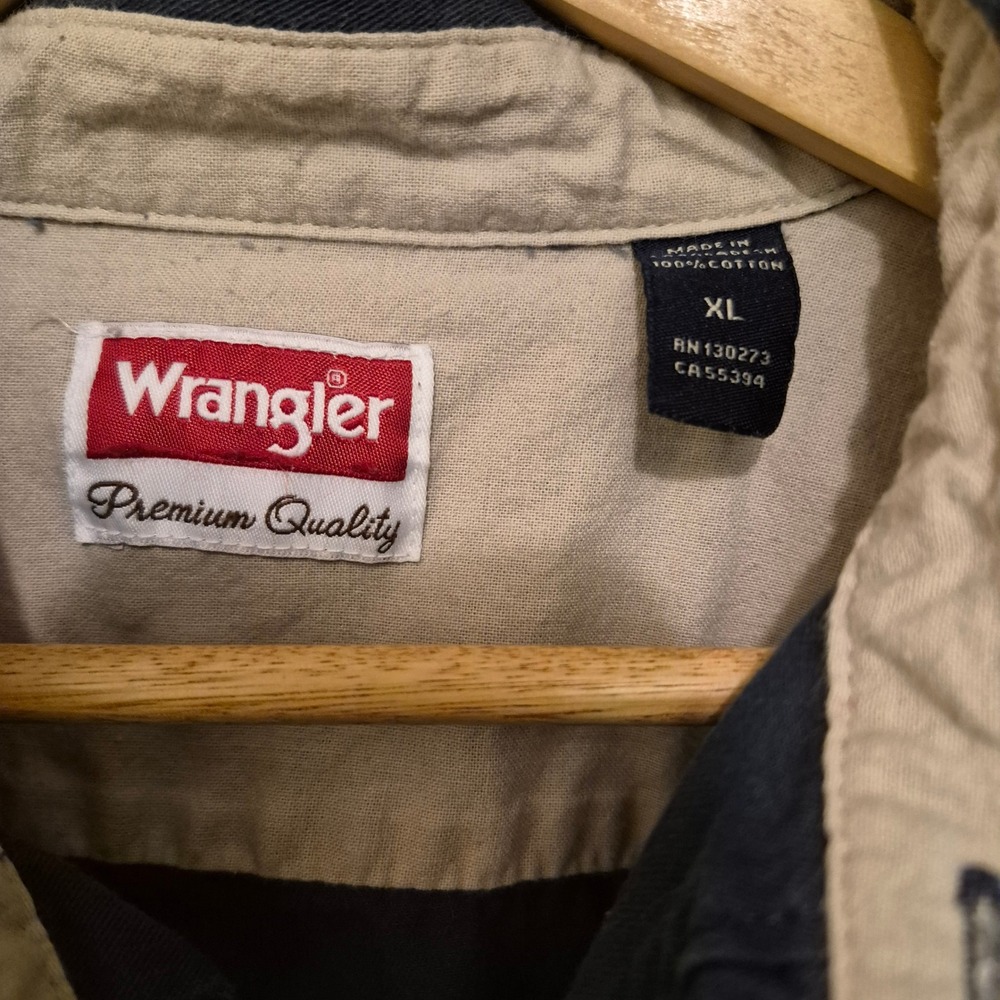 Wrangler Men Premium Quality Navy Blue Cotton Button Down Work Shirt XL RN130273 - Picture 3 of 3